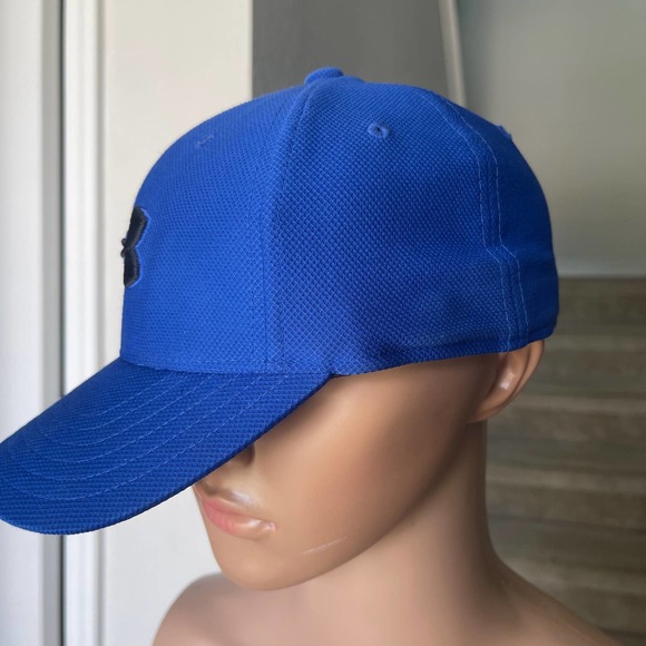 Under Armour Blue Hat Unisex Classic fit Youth Sz S rarely used - Picture 2 of 7